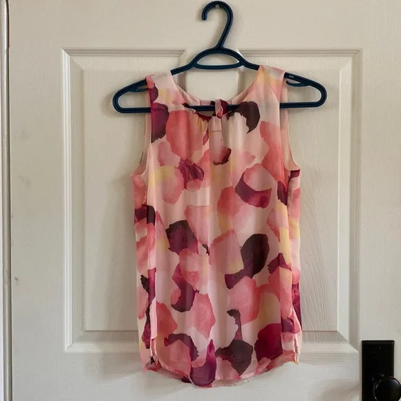 Top - Picture 1 of 1